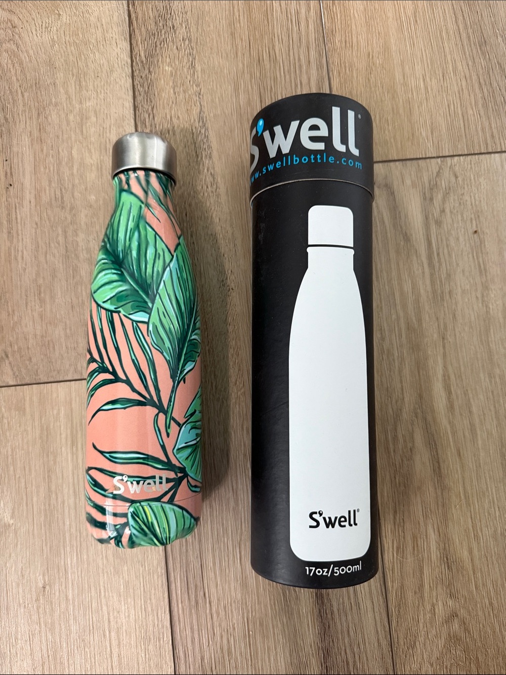NIB - S'well “Palm Beach” water bottle - 17 oz